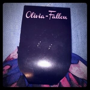 ADD ON! Olivia Fallon brand oversized wrap NWT 🧕